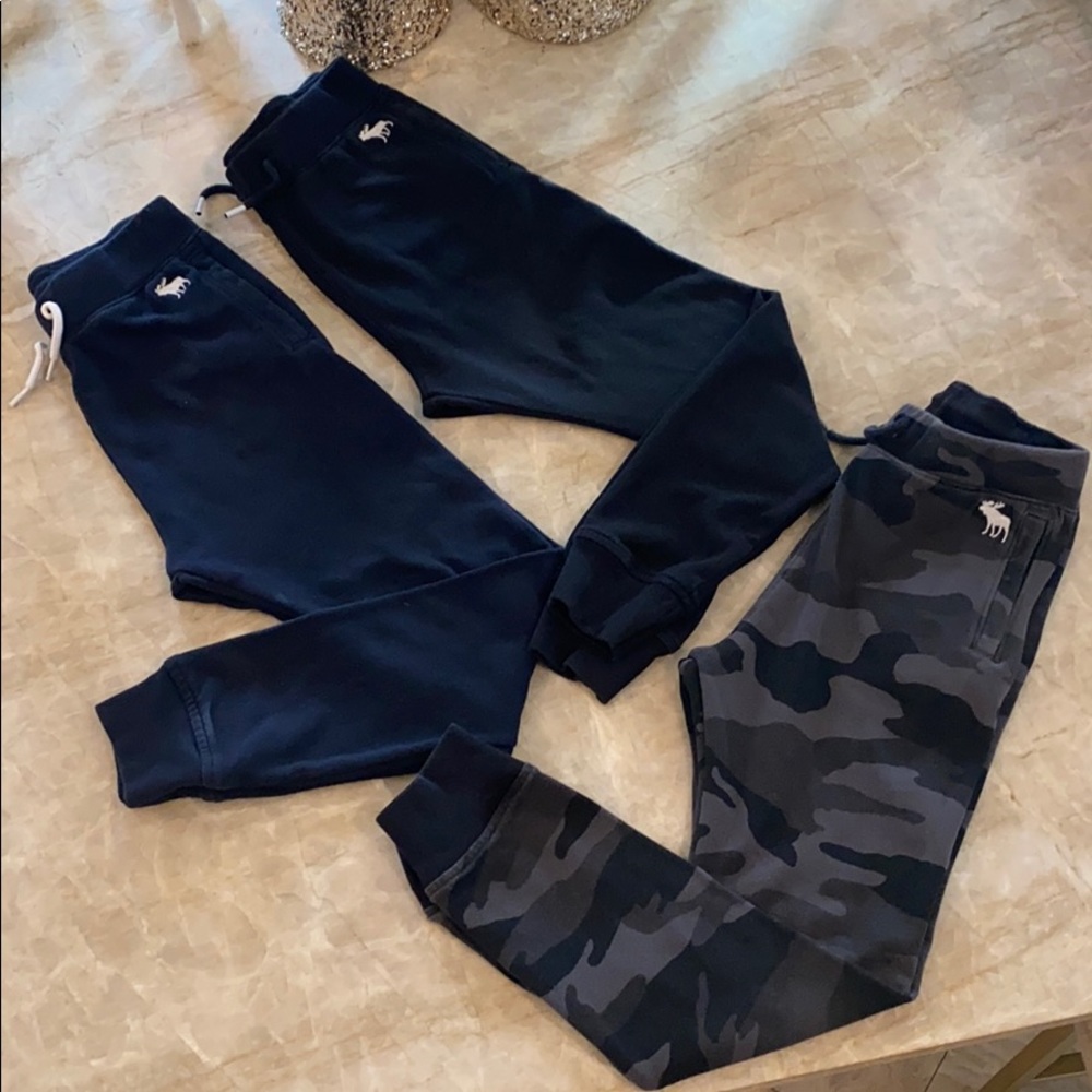 Abercrombie kids 3 pair of jogger sweatpants
